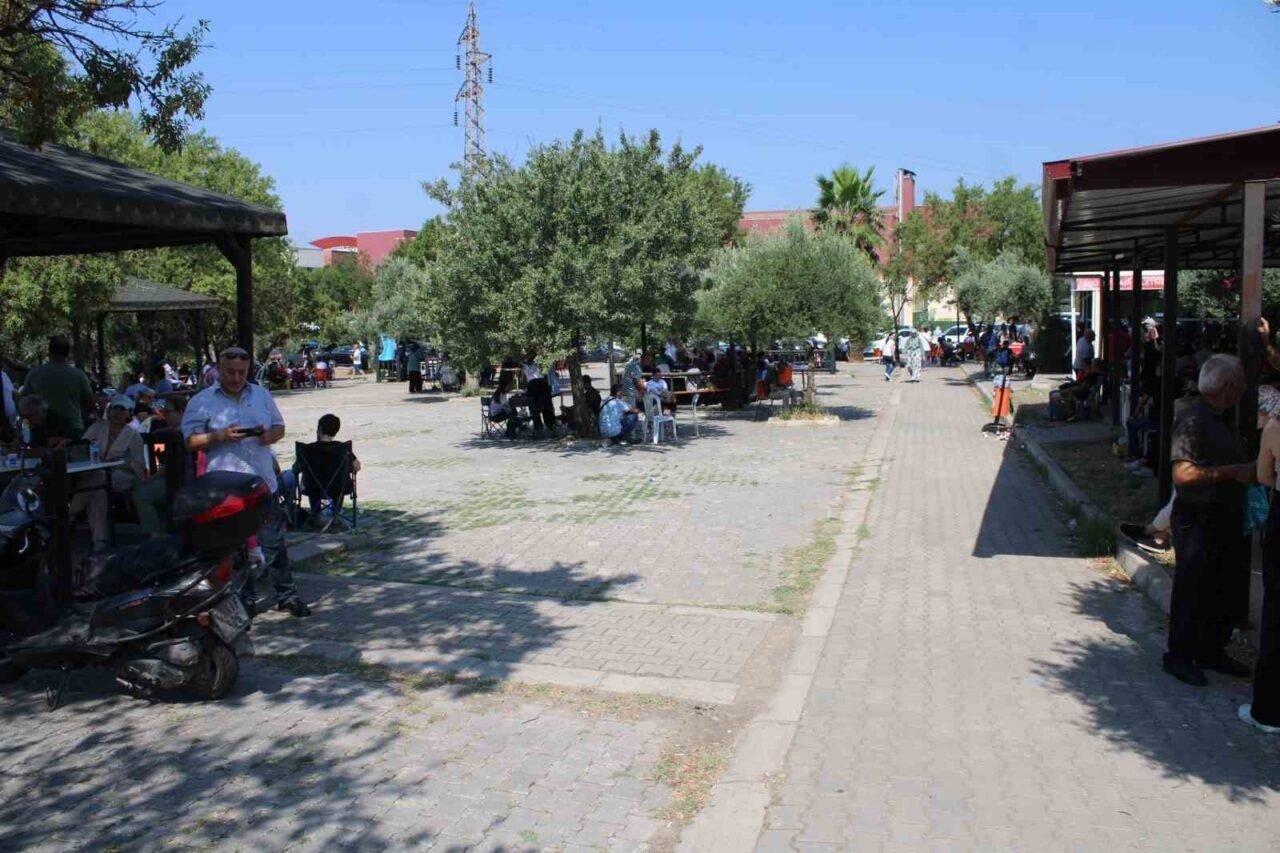 YKS maratonunda manzara değişmedi, geç kalanlar sınava alınmadı