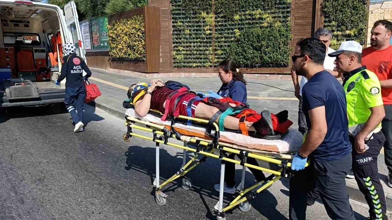 Yola taşan su kazaya neden oldu, motosiklet sürücüsü yaralandı