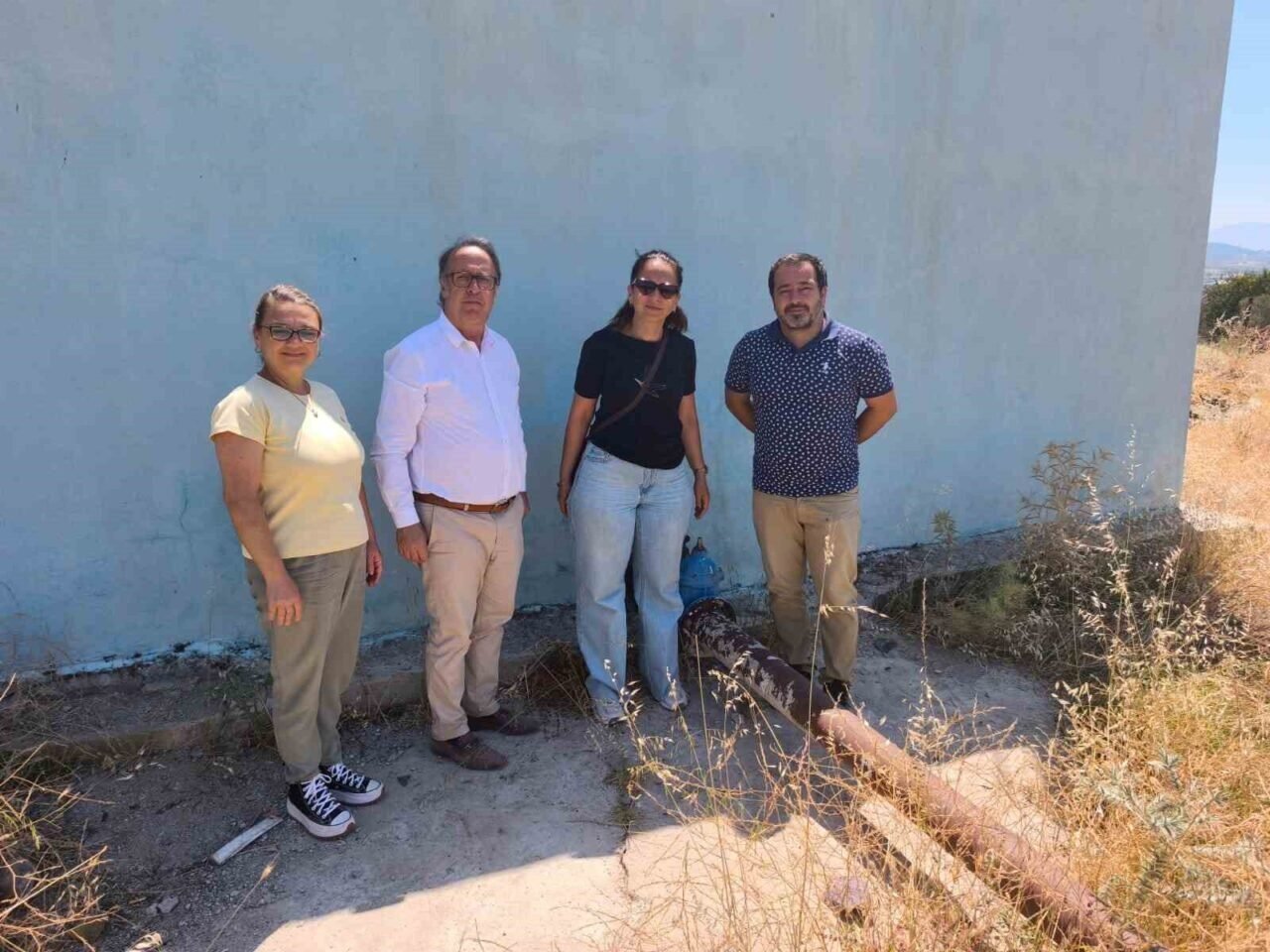 Yunusemre Belediyesi, çiftçilerin sulama sorunlarını çözüyor
