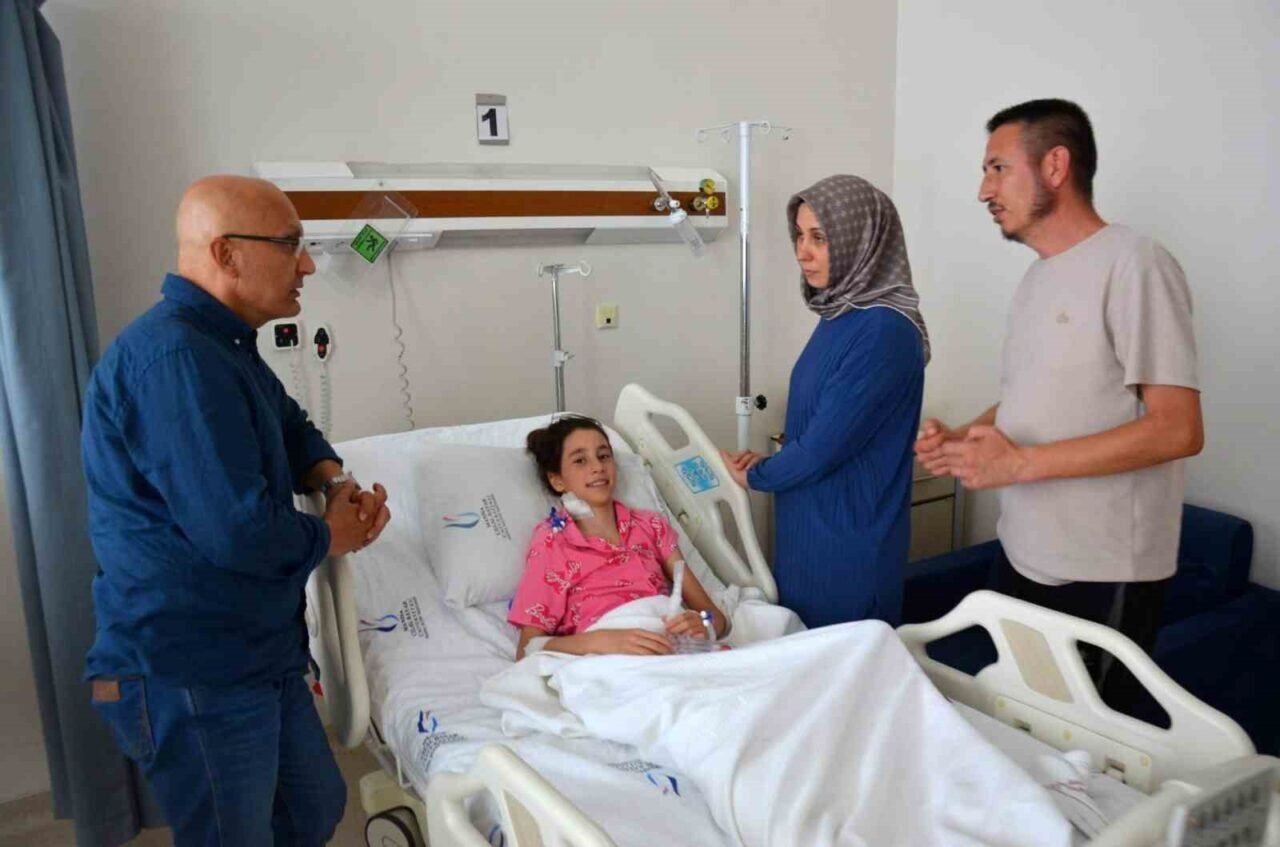 10 yaşındaki Merve’nin kalbindeki iki delik kapatıldı