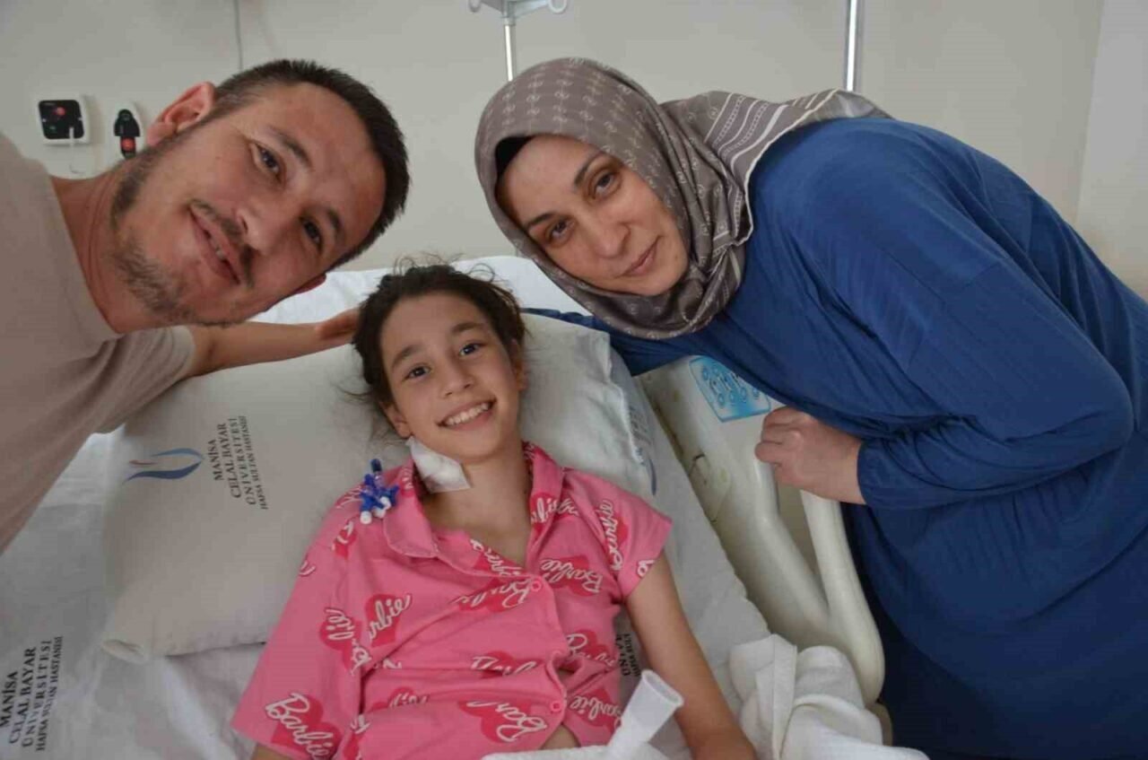 10 yaşındaki Merve’nin kalbindeki iki delik kapatıldı