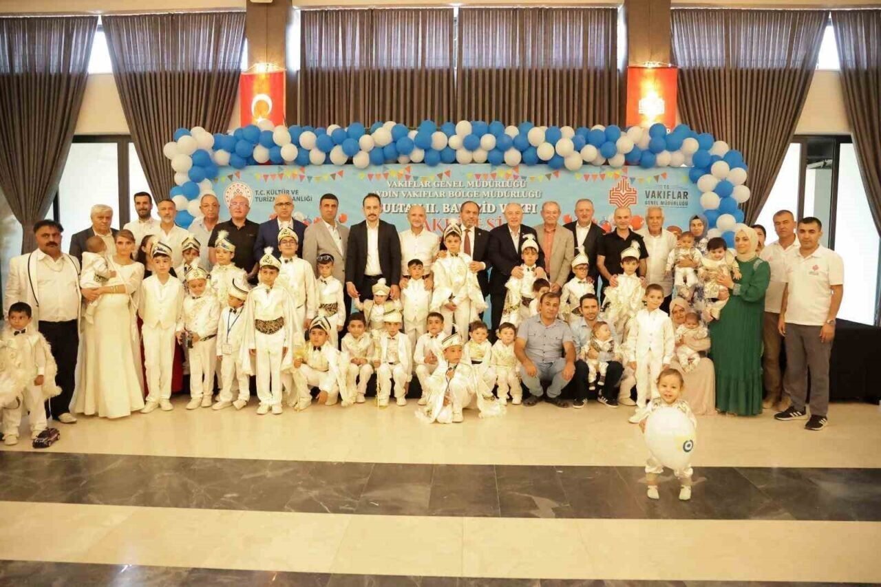 529 yıllık vakıf geleneği gereğince 117 çocuk sünnet ettirildi