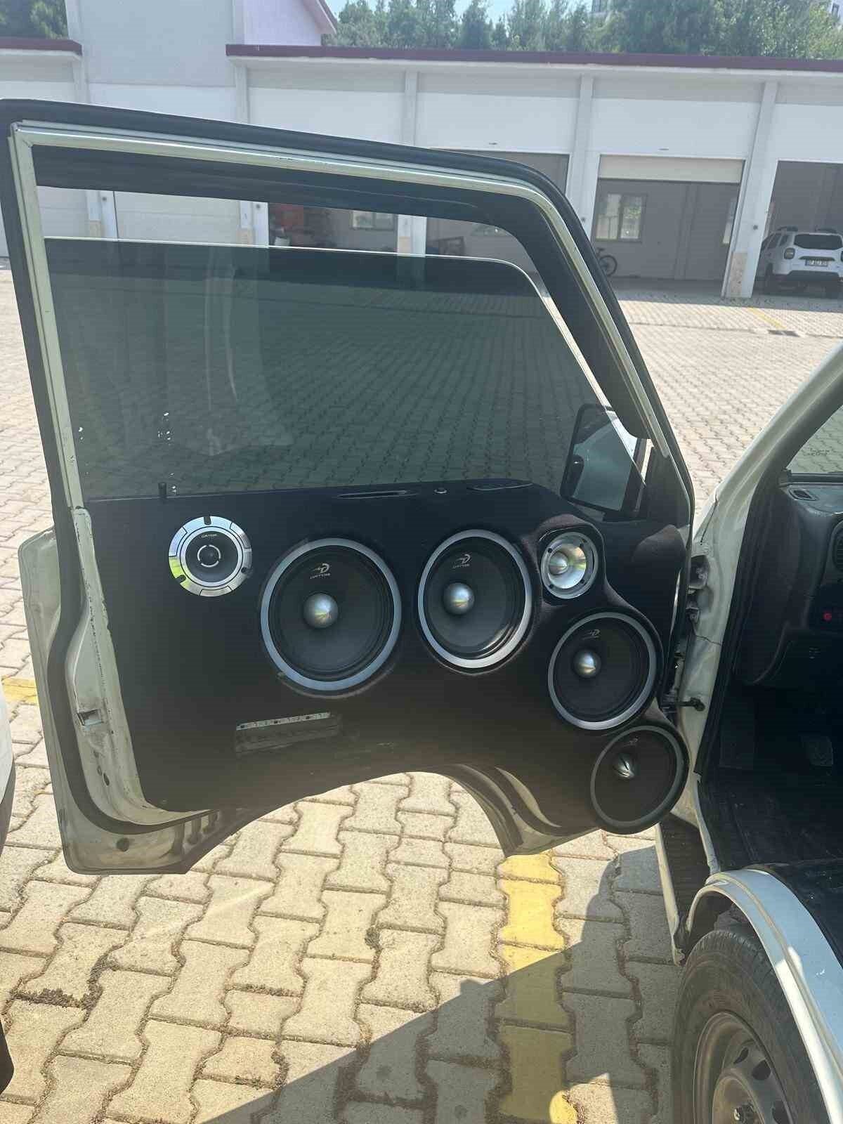 Alanya’da trafiği tehlikeye atan sürücüye ceza yağdı