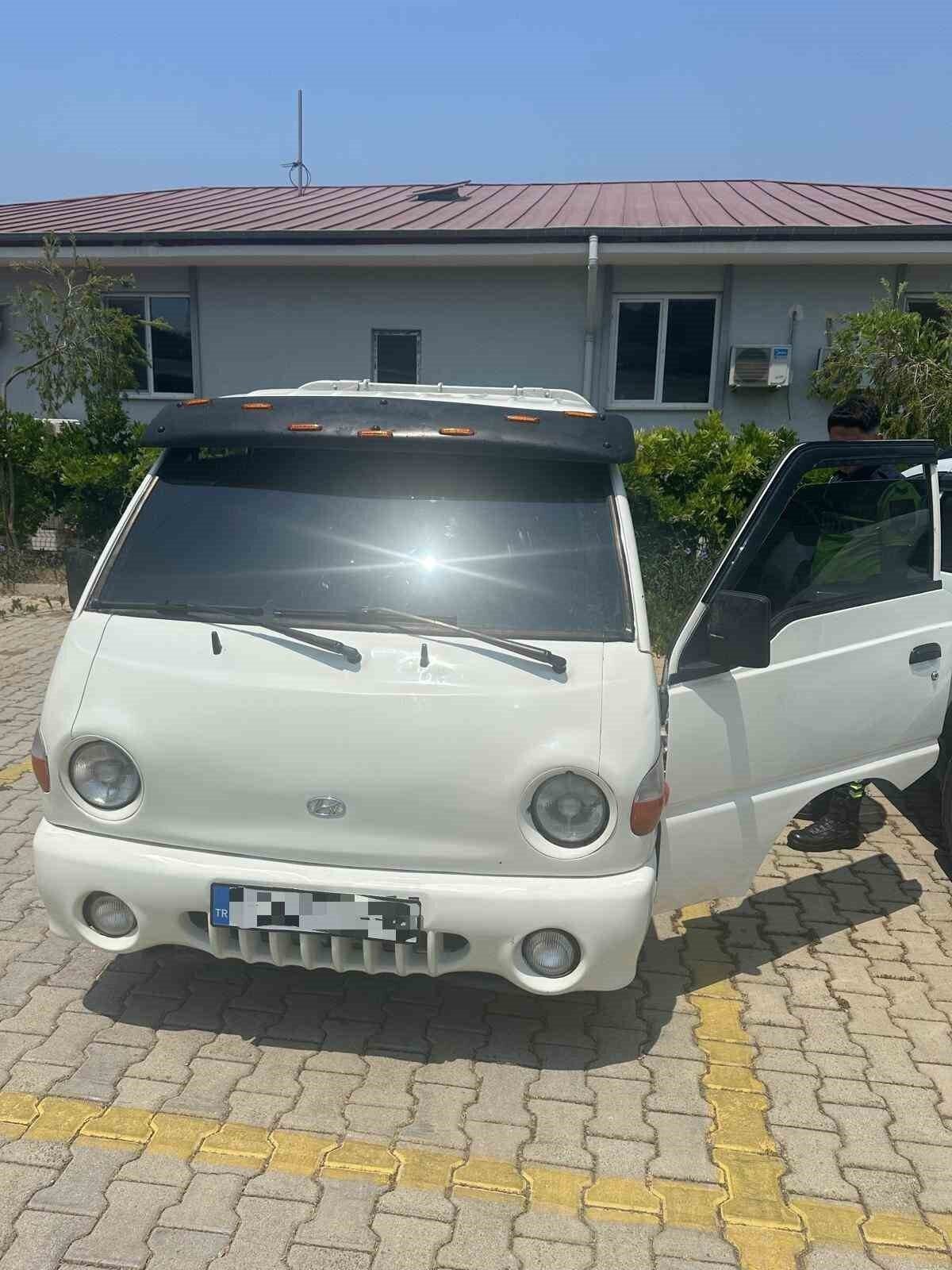 Alanya’da trafiği tehlikeye atan sürücüye ceza yağdı