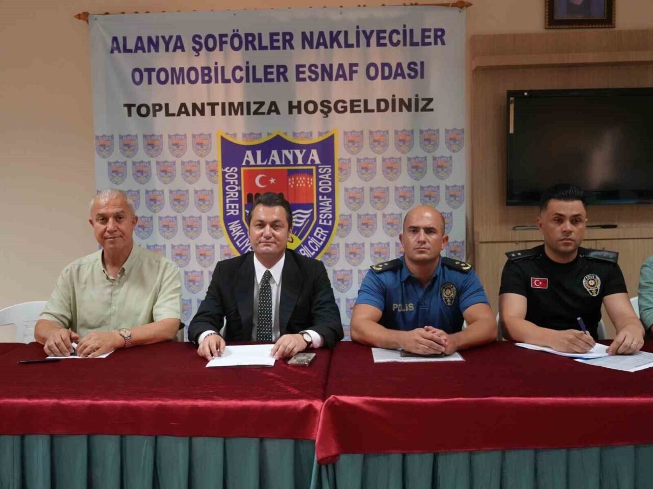 Alanya’da zabıtadan taksilere sivil takip