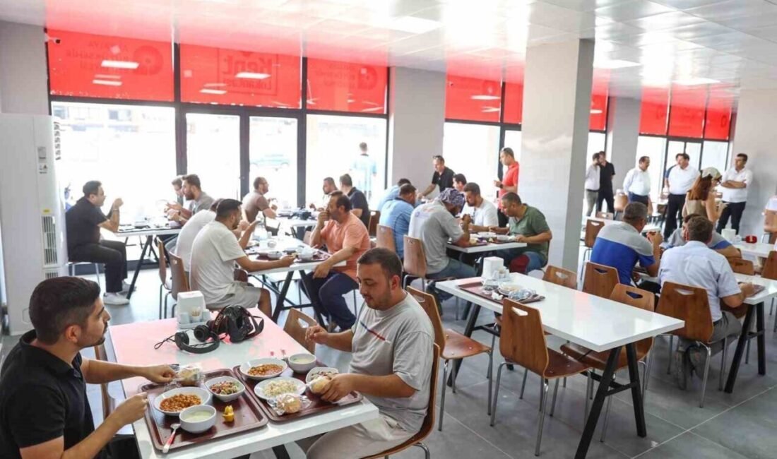 Antalya Büyükşehir Belediyesi’nin, ekonomik zorluklarla mücadele eden vatandaşlara destek olmak