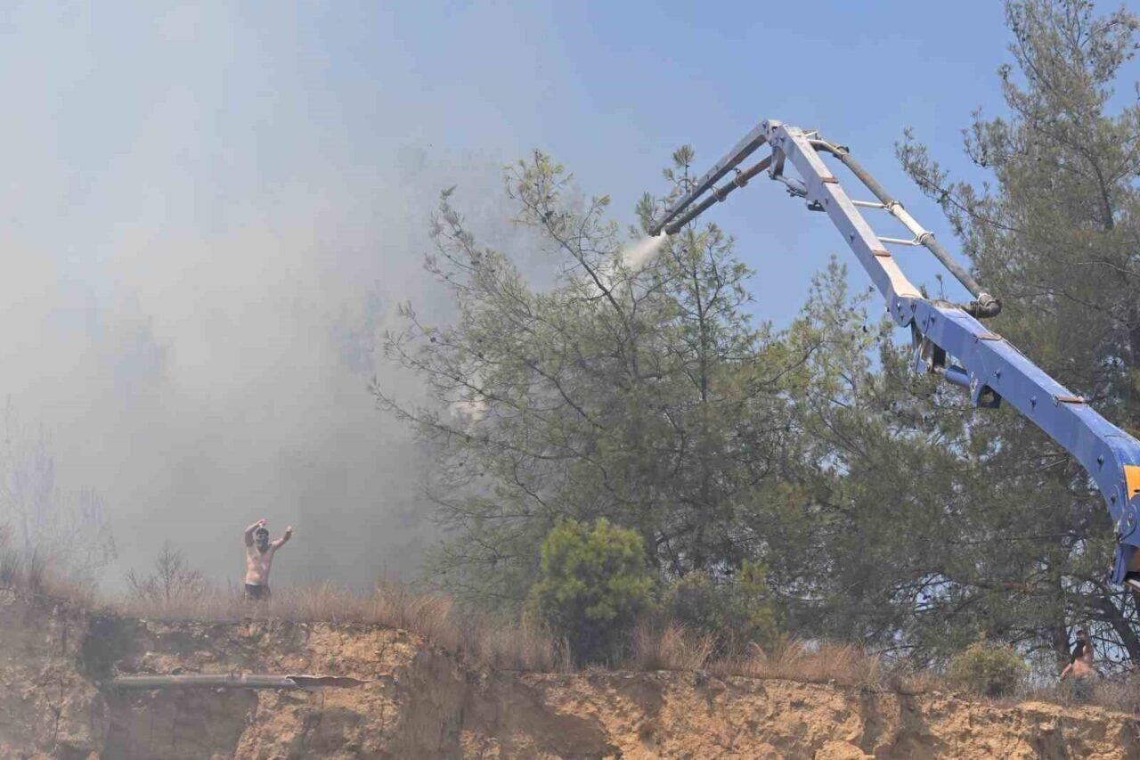 Antalya Valiliği açıkladı: 3 ilçede yangın kontrol altında, Gazipaşa’da müdahale sürüyor