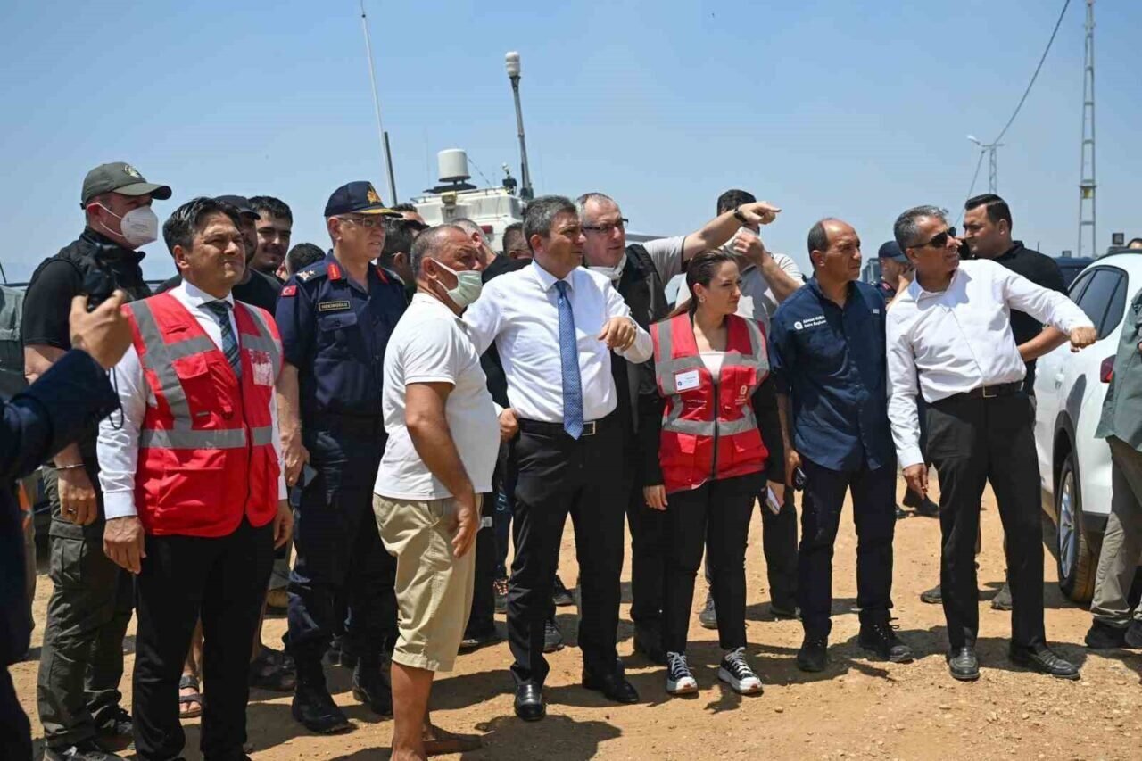 Antalya Valiliği açıkladı: 3 ilçede yangın kontrol altında, Gazipaşa’da müdahale sürüyor