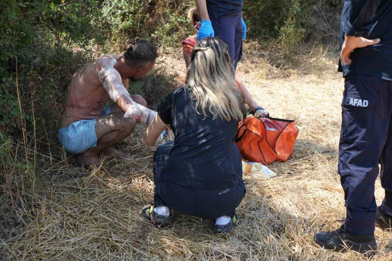 Antalya’da çıkan yangında alevler arasında kaldılar