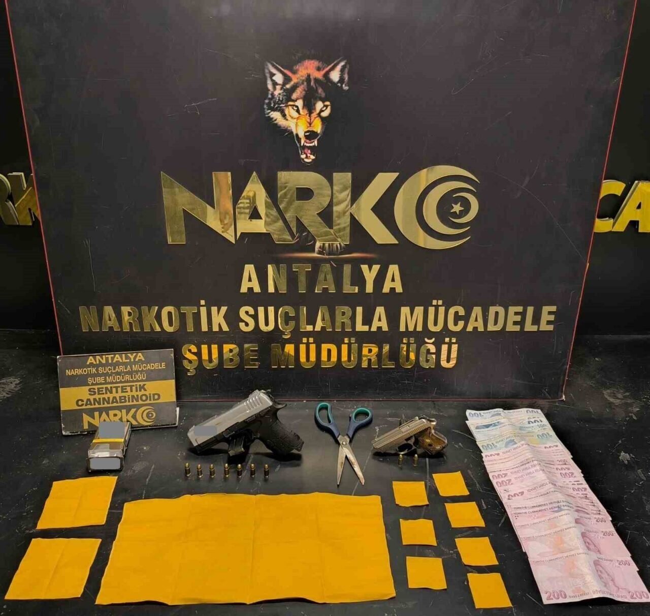 Antalya’da narkotik operasyonlarında 1 haftada çok sayıda uyuşturucu madde ele geçirildi Antalya’da narkotik operasyonlarında 1 haftada çok sayıda uyuşturucu madde ele geçirildi