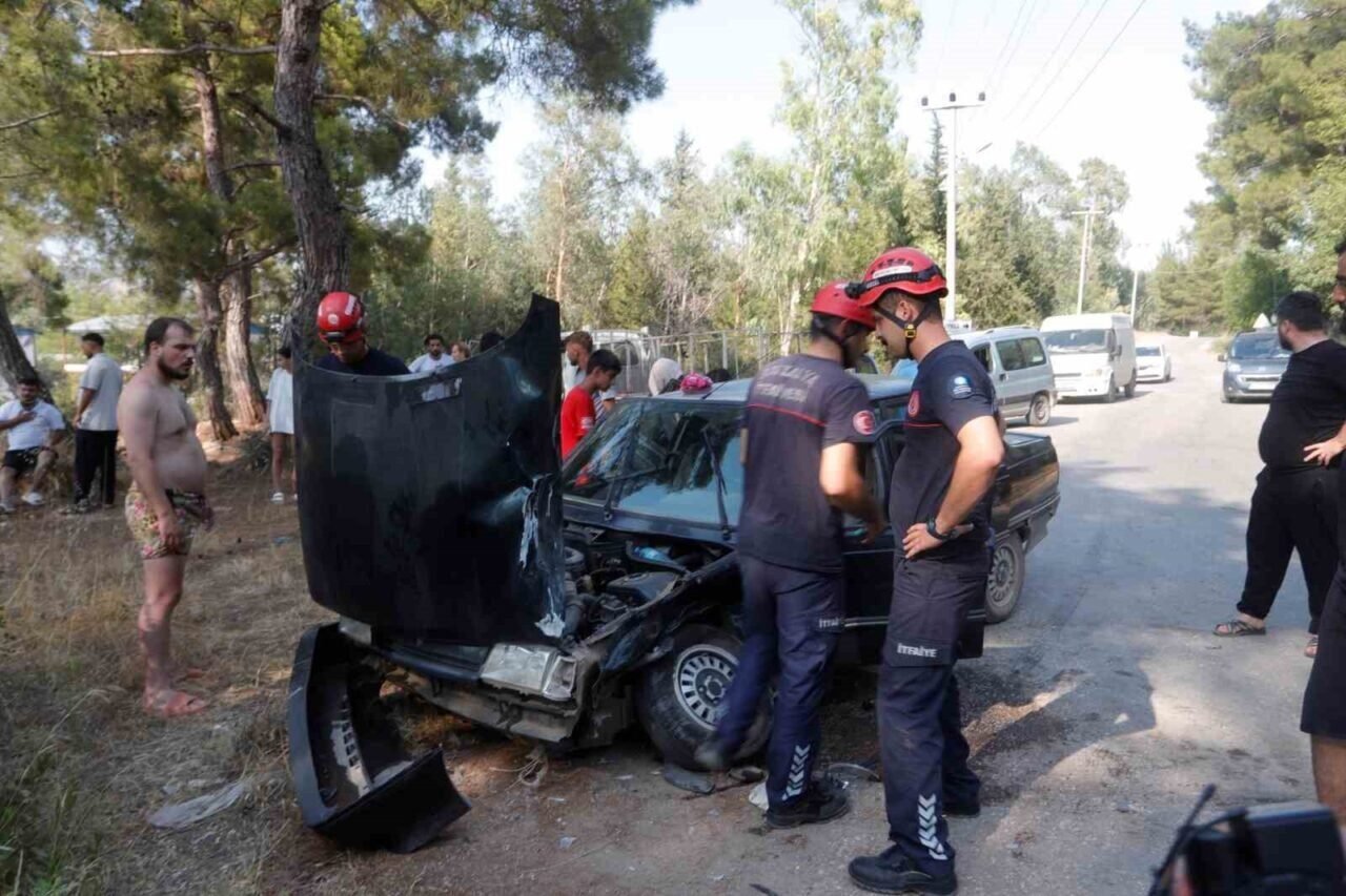 Antalya’da piknik dönüşü feci kaza: 3 yaralı
