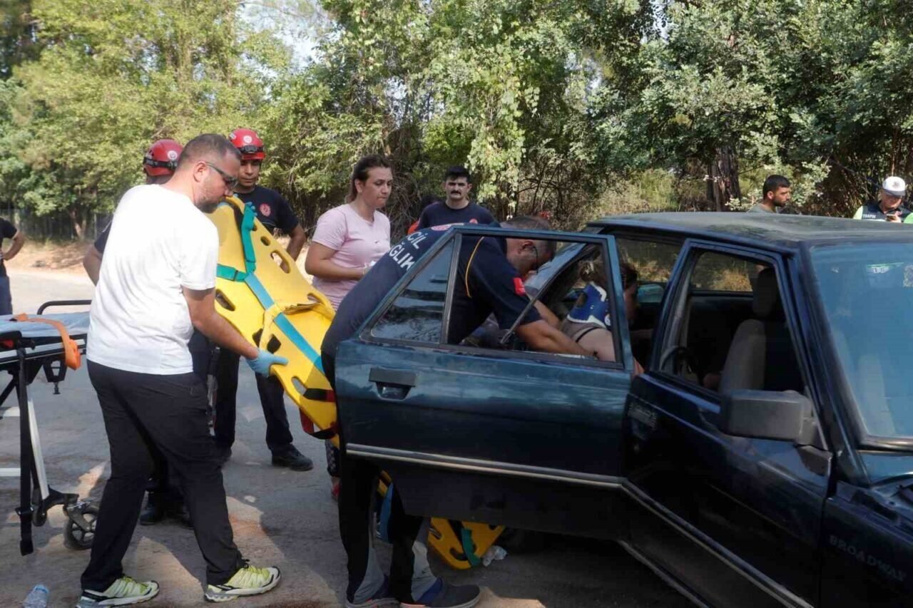 Antalya’da piknik dönüşü feci kaza: 3 yaralı