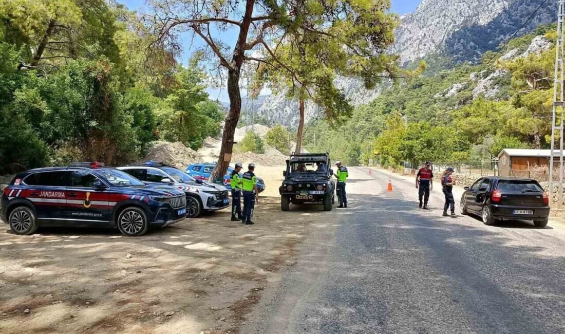 Antalya İl Jandarma Komutanlığı Trafik Şube Müdürlüğü koordinesinde Alanya, Kemer
