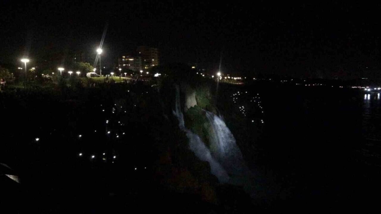 Antalya’da "Şelaleden denize birisi düştü" ihbarı ekipleri alarma geçirdi