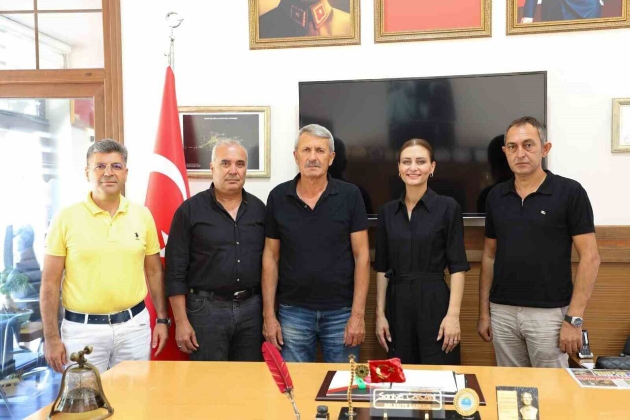 Antalyalılar Derneği, ilçelerde teşkilatlanıyor Antalyalılar Derneği, ilçelerde teşkilatlanıyor