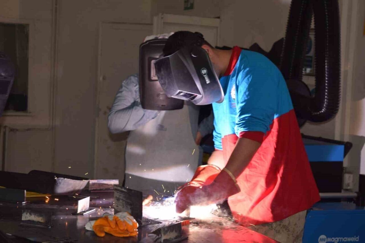 Aranan personeller İzmir’de yetişiyor