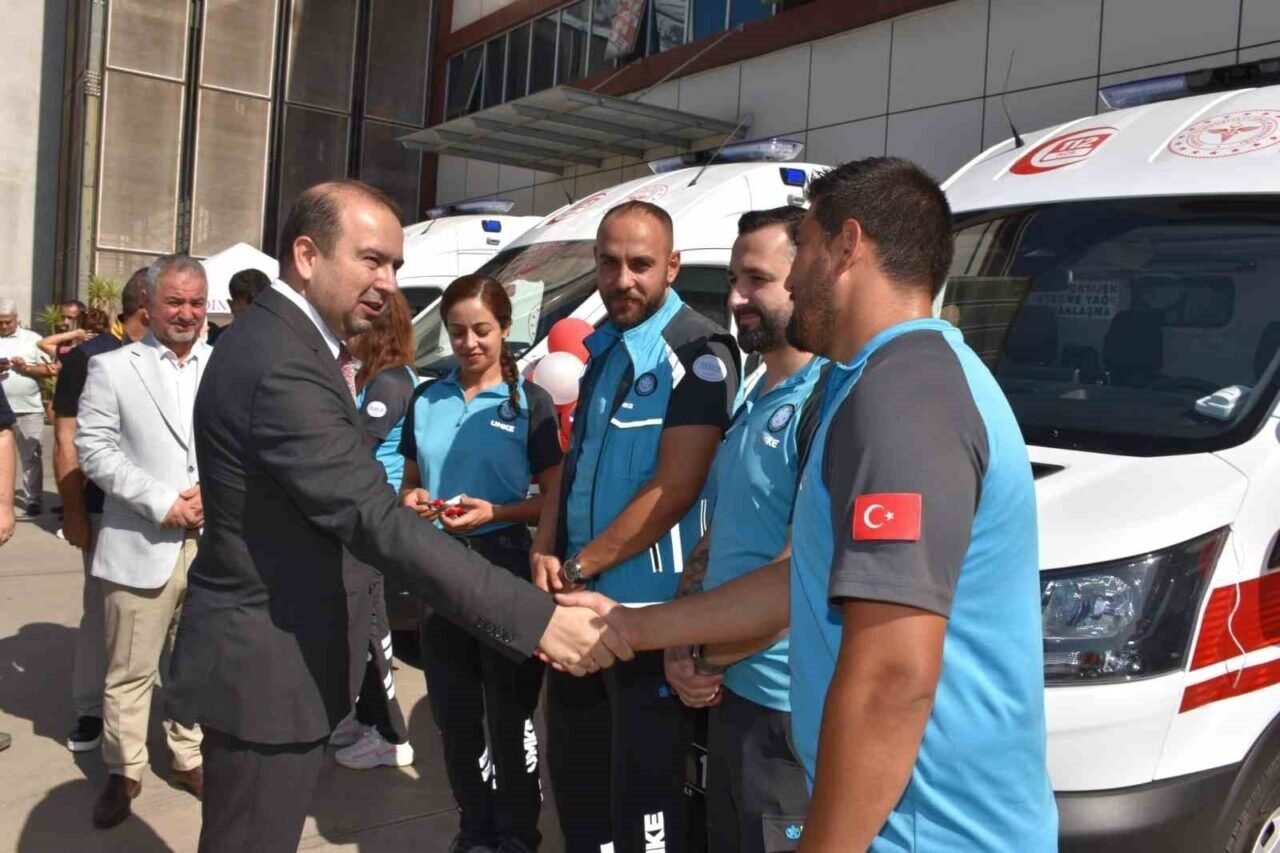 Aydın’da 3 yeni ambulans sağlık filosuna katıldı