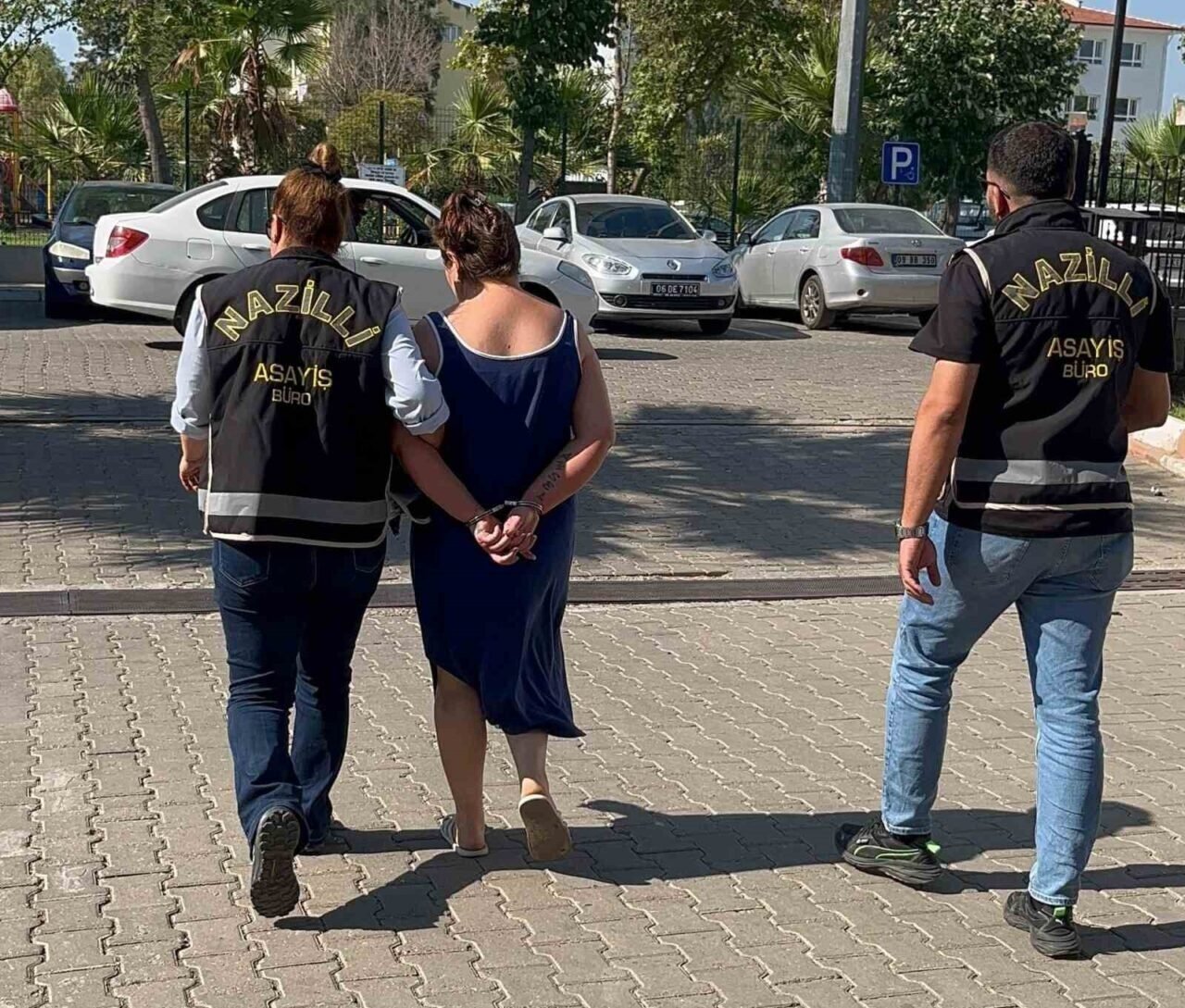 Aydın’da 95 bin TL’lik altın çalan çocuk bakıcısı yakalandı Aydın’da 95 bin TL’lik altın çalan çocuk bakıcısı yakalandı