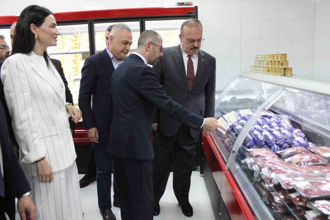Aydın’ın ilk Et ve Süt Kurumu Mağazası İncirliova’da hizmete girdi