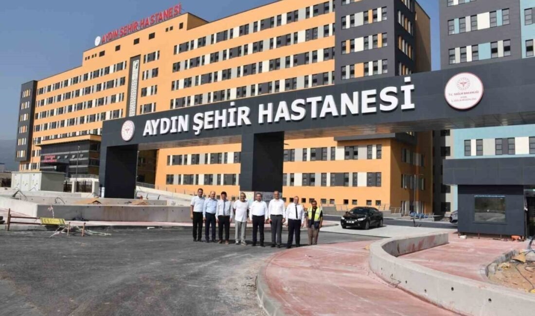 Aydın’da yapımı devam eden Şehir Hastanesi’ni ziyaret eden İl Sağlık