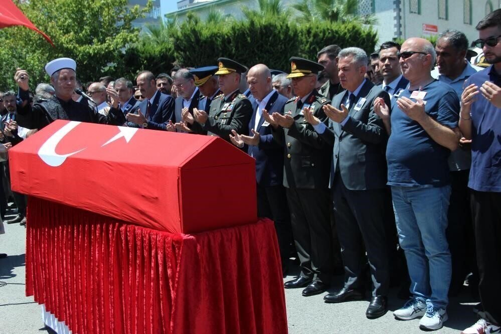 Aydınlı Şehit Üsteğmen Ege Akar, İzmir’de dualarla son yolculuğuna uğurladı