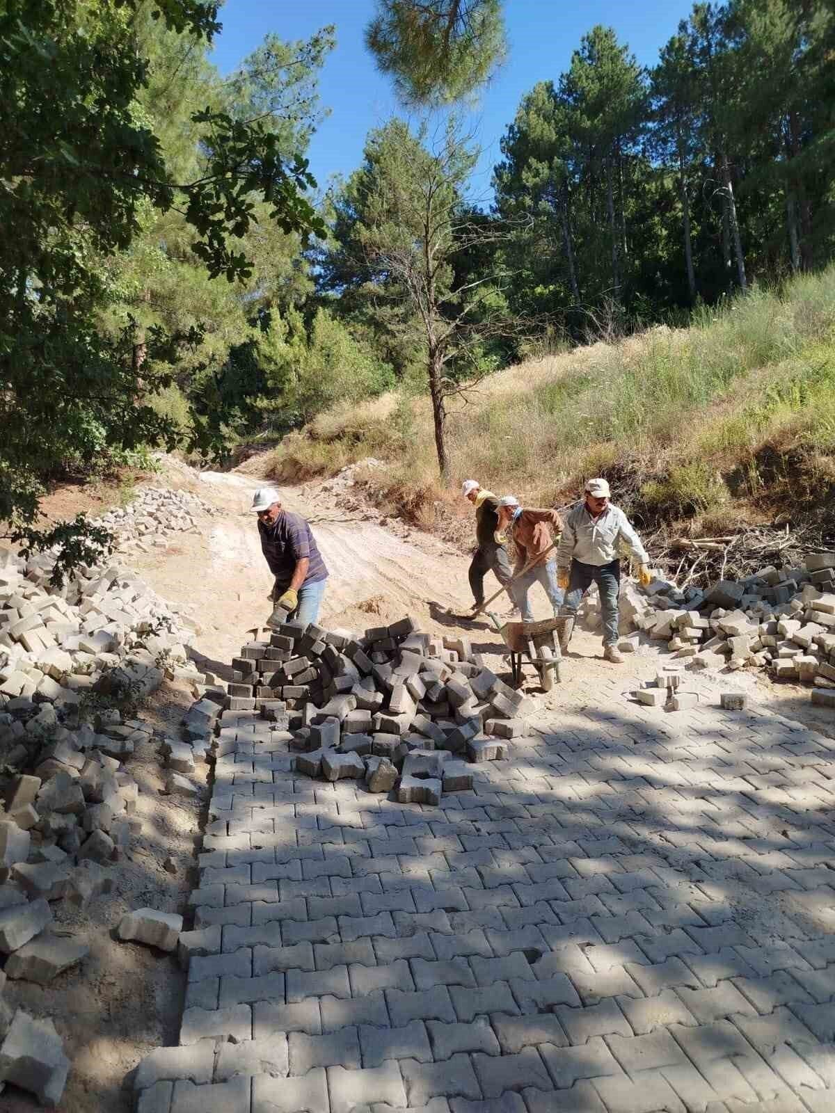 Babadağ Belediyesi üst yapı çalışmalarını aralıksız sürdürüyor