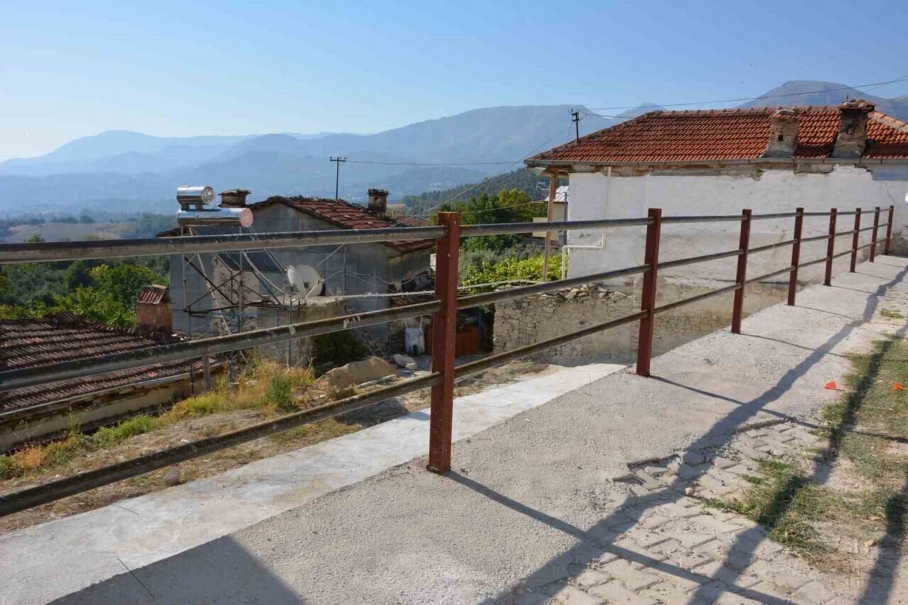 Babadağ Belediyesi üst yapı çalışmalarını aralıksız sürdürüyor