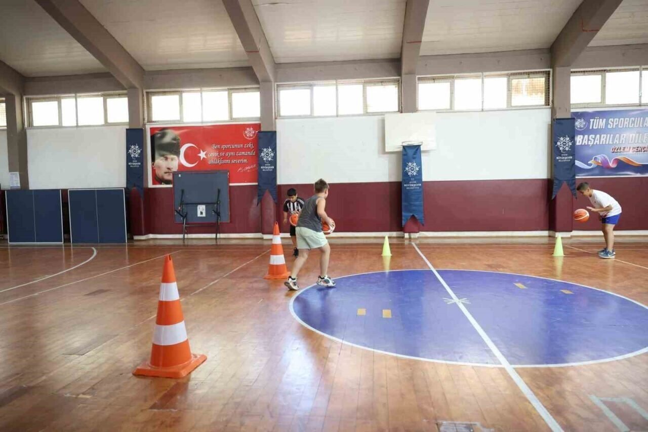 Başkan Çerçioğlu’ndan çocuklara yaz tatilinde spor desteği Başkan Çerçioğlu’ndan çocuklara yaz tatilinde spor desteği