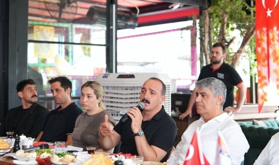 Konyaaltı Belediye Başkanı Cem Kotan, Konyaaltı esnafıyla üçüncü kez bir