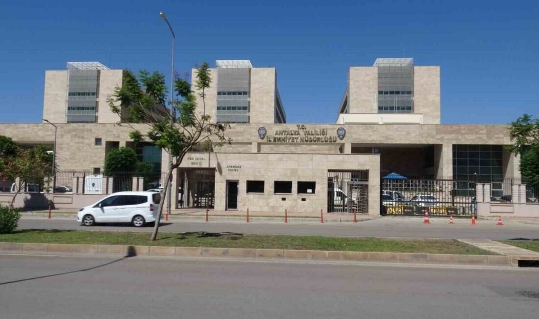 Antalya Cumhuriyet Başsavcılığı’nın yürüttüğü rüşvet soruşturması kapsamında gözaltına alınan Antalya