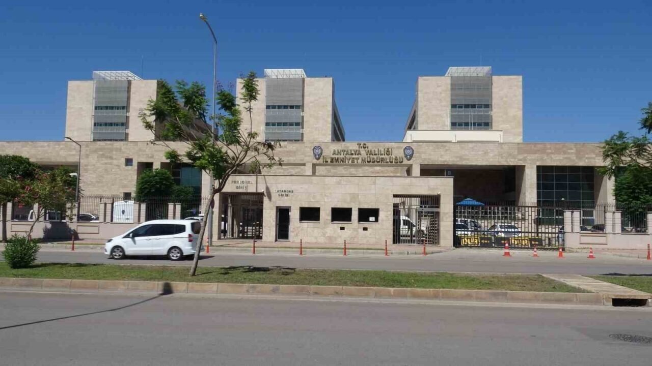 Büyükşehir Belediye Başkanı Muhittin Böcek’in ifadesi alınmaya başlandı Büyükşehir Belediye Başkanı Muhittin Böcek’in ifadesi alınmaya başlandı