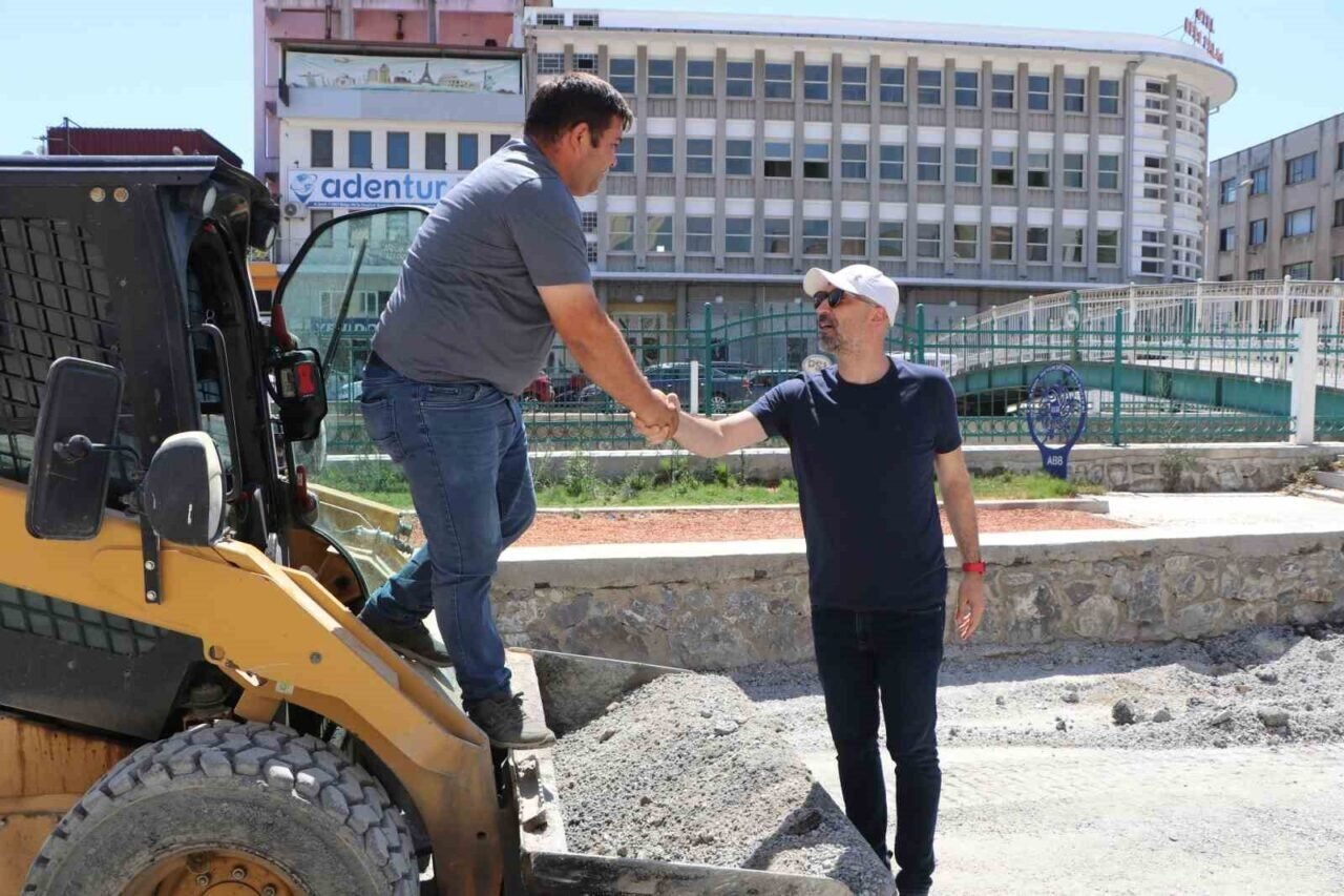 Büyükşehir’in Söke’de yol çalışması devam ediyor