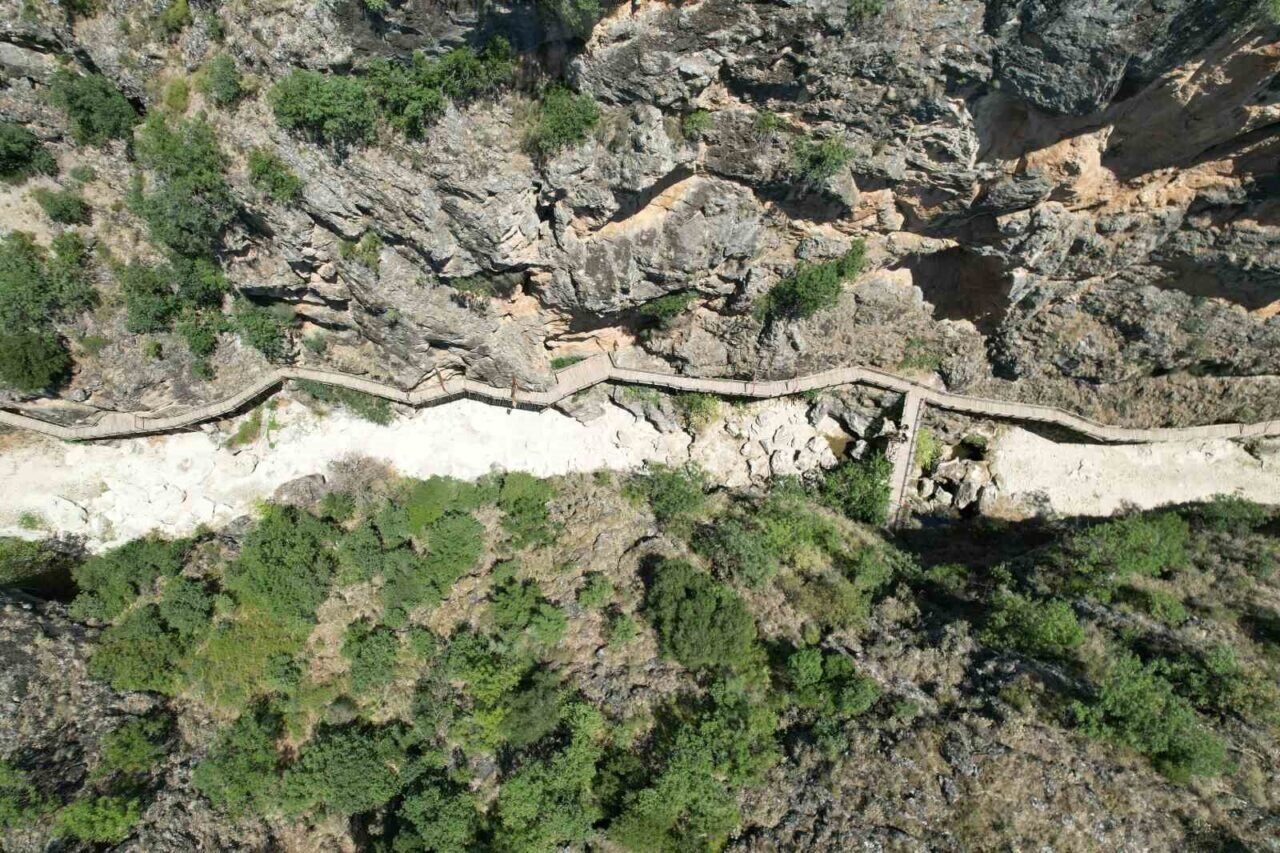 Çal Kısık Kanyonu Menderes’in kurumasıyla tüm ihtişamını kaybetti