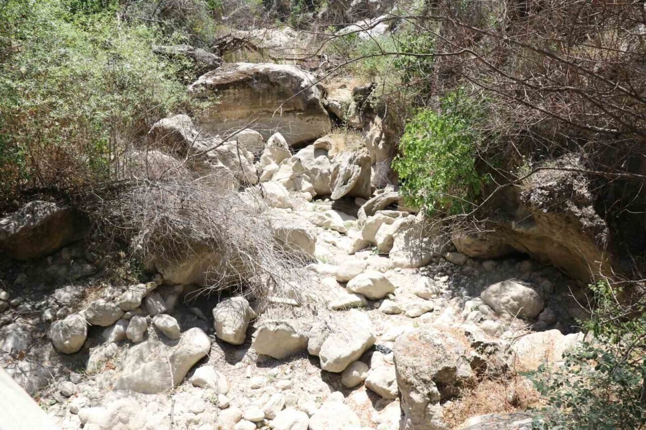 Çal Kısık Kanyonu Menderes’in kurumasıyla tüm ihtişamını kaybetti