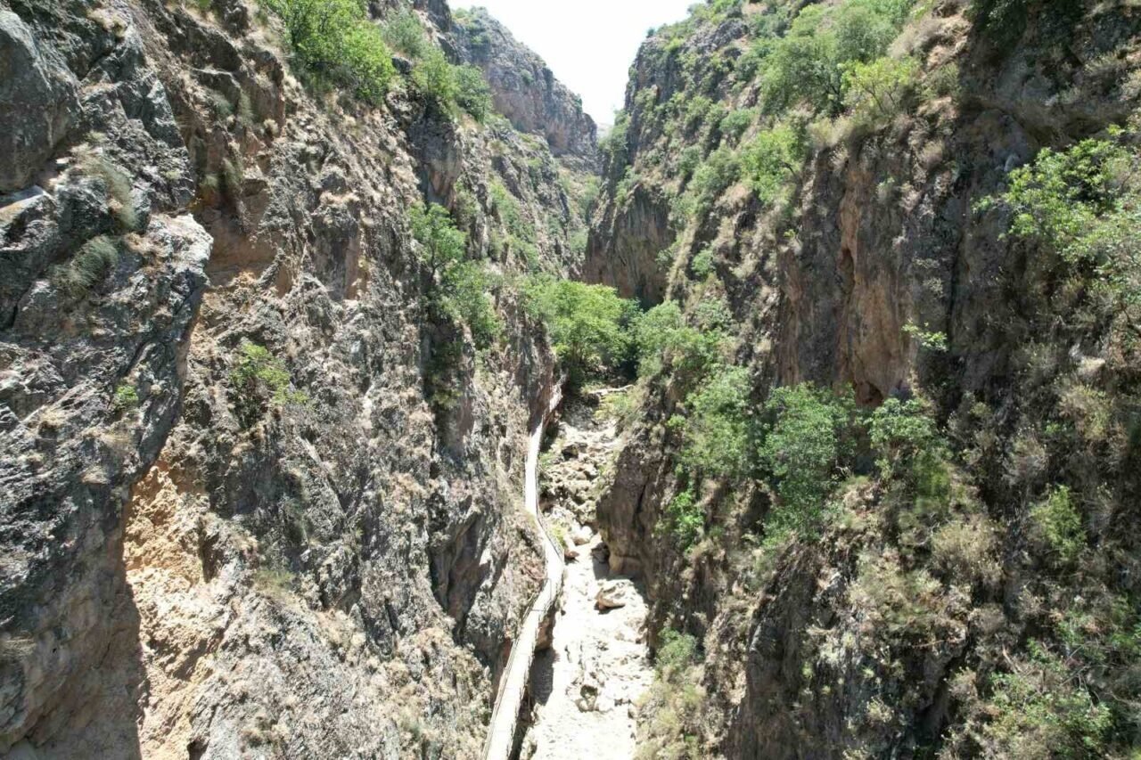 Çal Kısık Kanyonu Menderes’in kurumasıyla tüm ihtişamını kaybetti