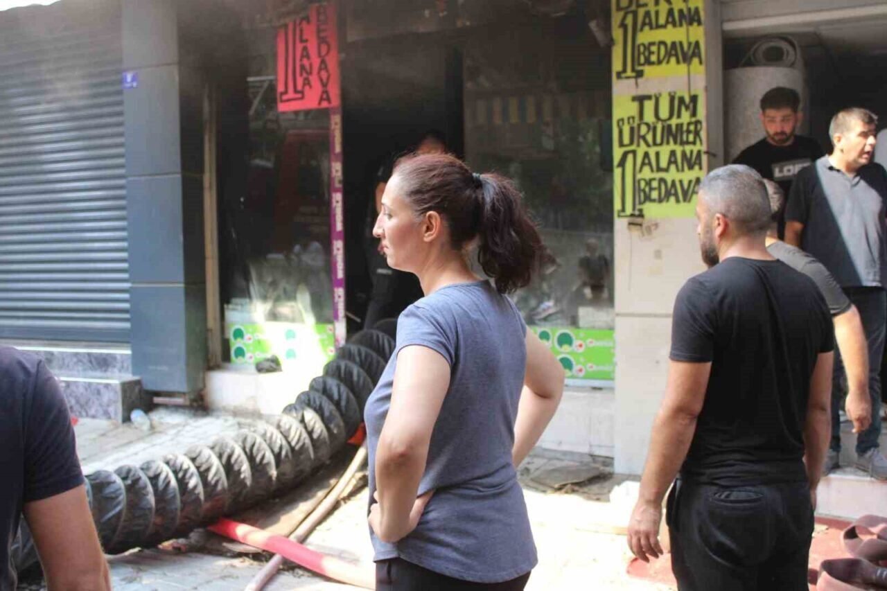Çarşıyı duman sardı, göz gözü görmedi