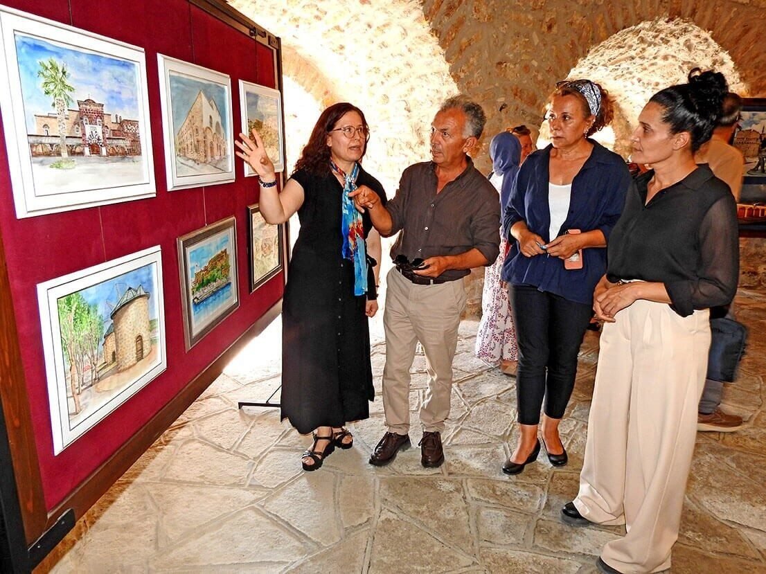 Çeşme’nin tarihi yapıları resim ve fotoğraf karelerinde hayat buldu