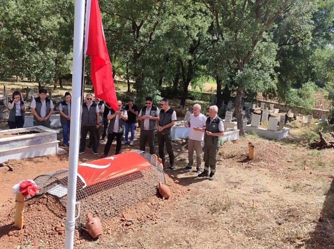 Denizli Orman Bölge Müdürü Köle orman şehitlerinin ailelerini ziyaret etti