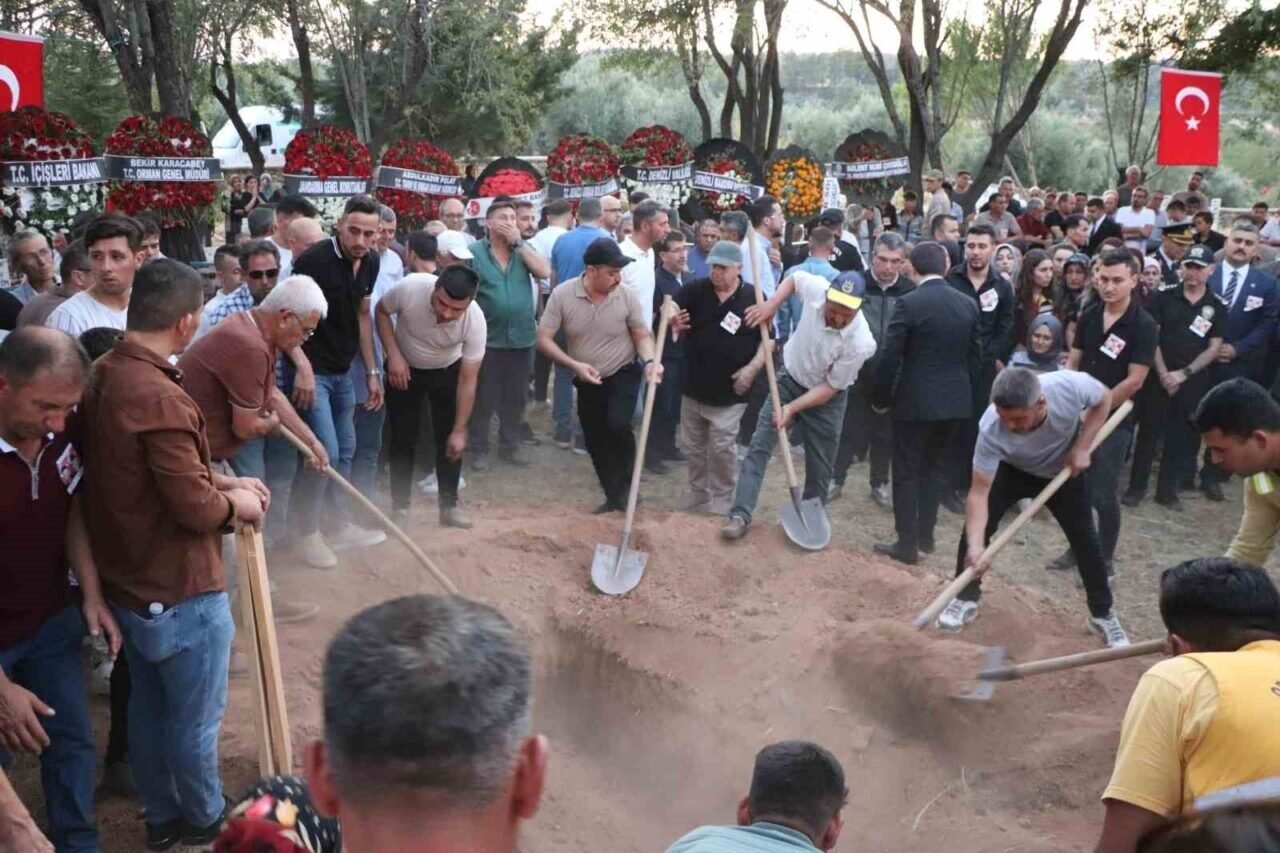 Denizlili orman şehitleri son yolculuklarına uğurlandı