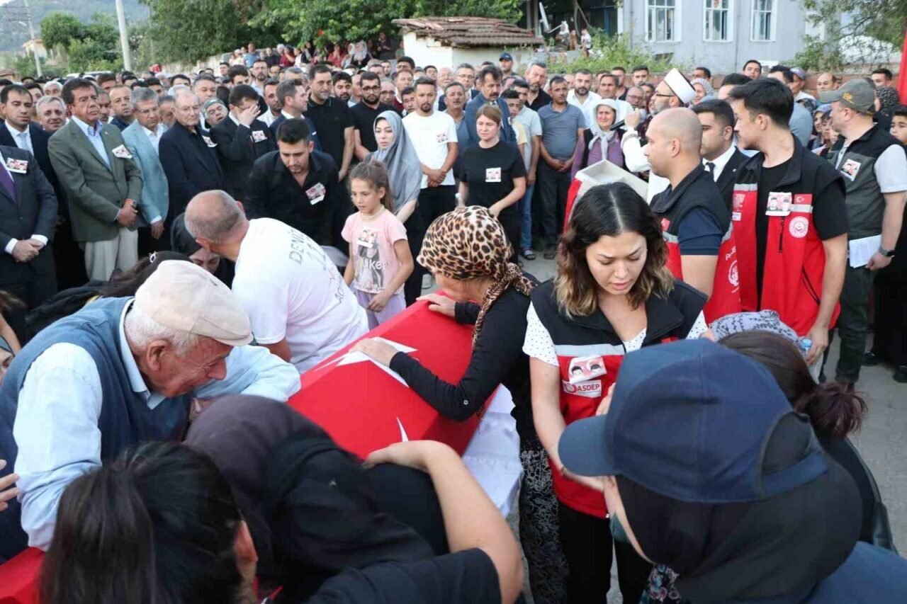 Denizlili orman şehitleri son yolculuklarına uğurlandı