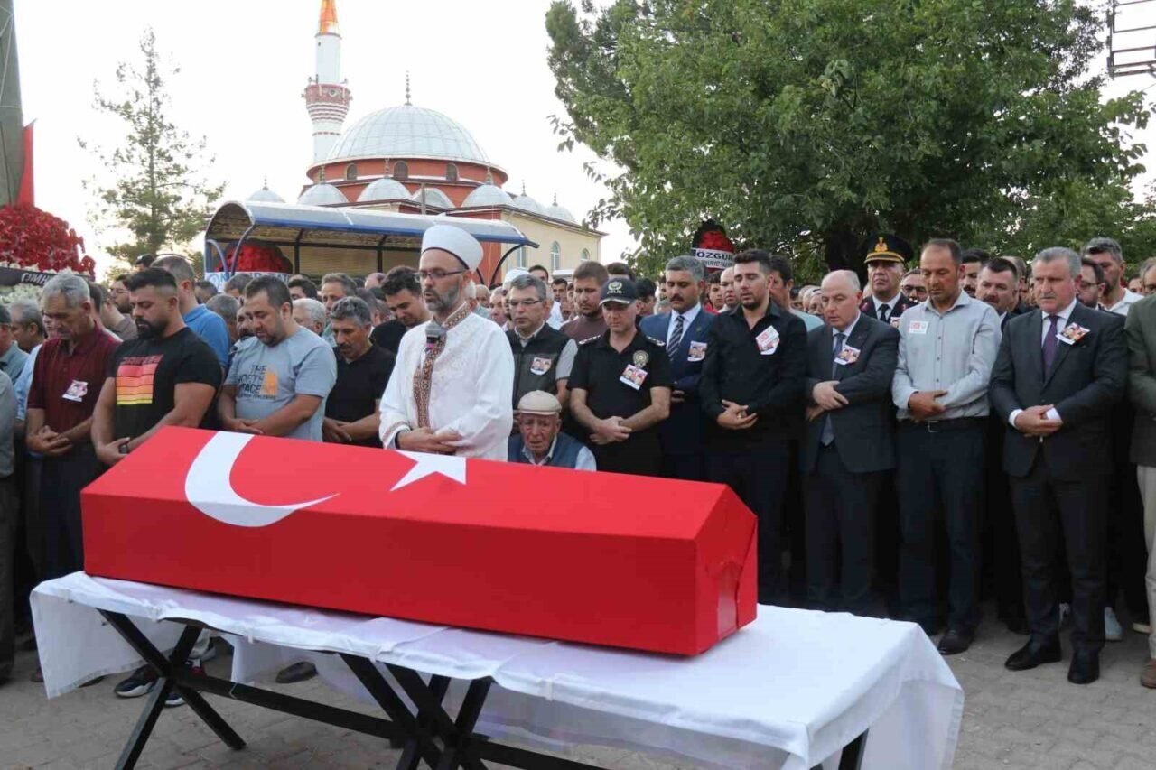 Denizlili orman şehitleri son yolculuklarına uğurlandı