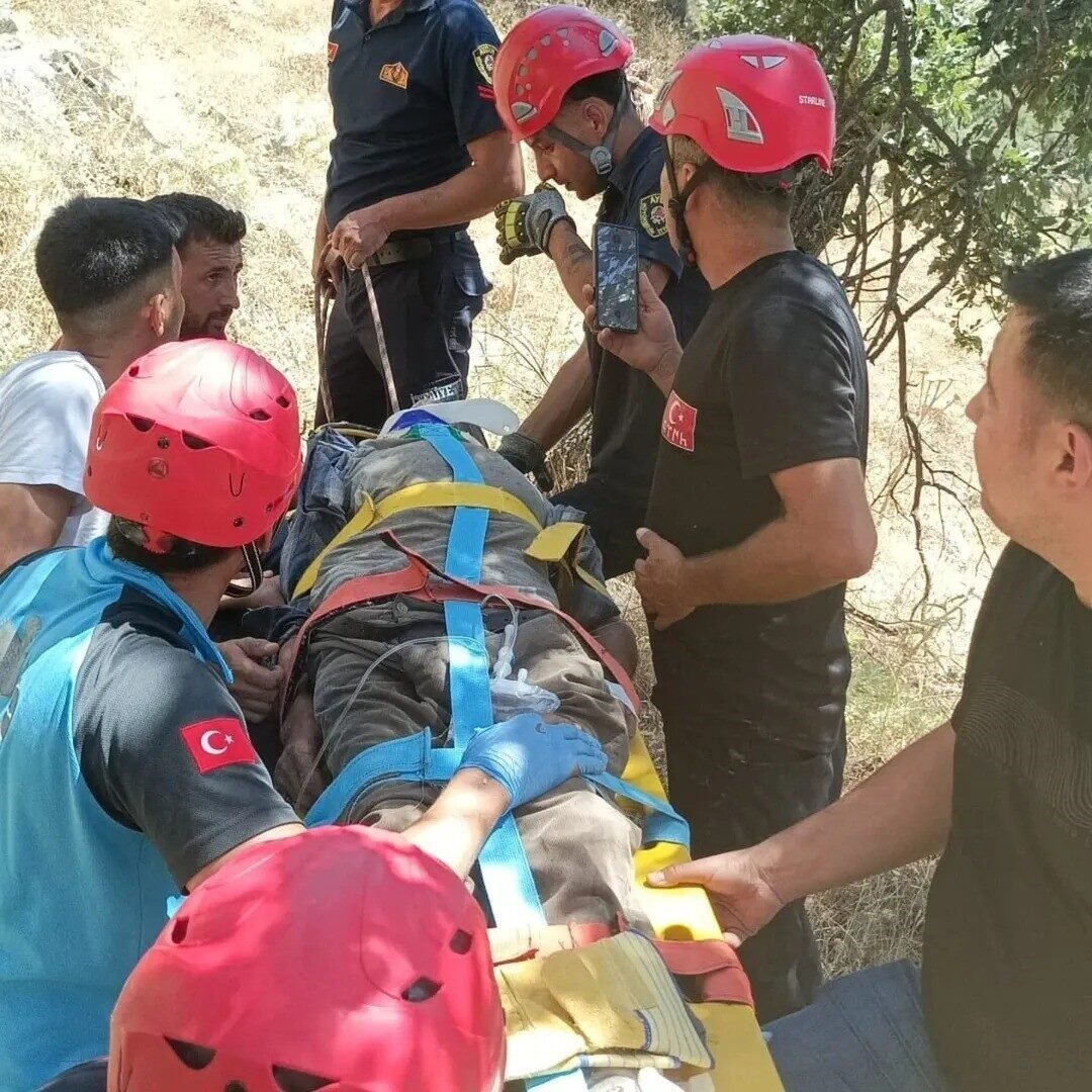 Dere kenarına düşen ve baygın halde bulunan yaşlı adam kurtarıldı Dere kenarına düşen ve baygın halde bulunan yaşlı adam kurtarıldı