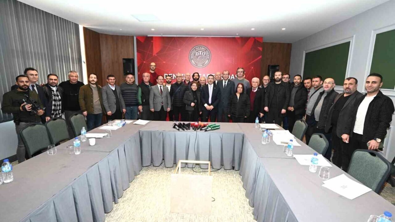 DTO Başkanı Erdoğan, " Gece gündüz demeden halkın haber alma hakkı için emek harcayan emekçilerimizi kutluyorum" DTO Başkanı Erdoğan, " Gece gündüz demeden halkın haber alma hakkı için emek harcayan emekçilerimizi kutluyorum"
