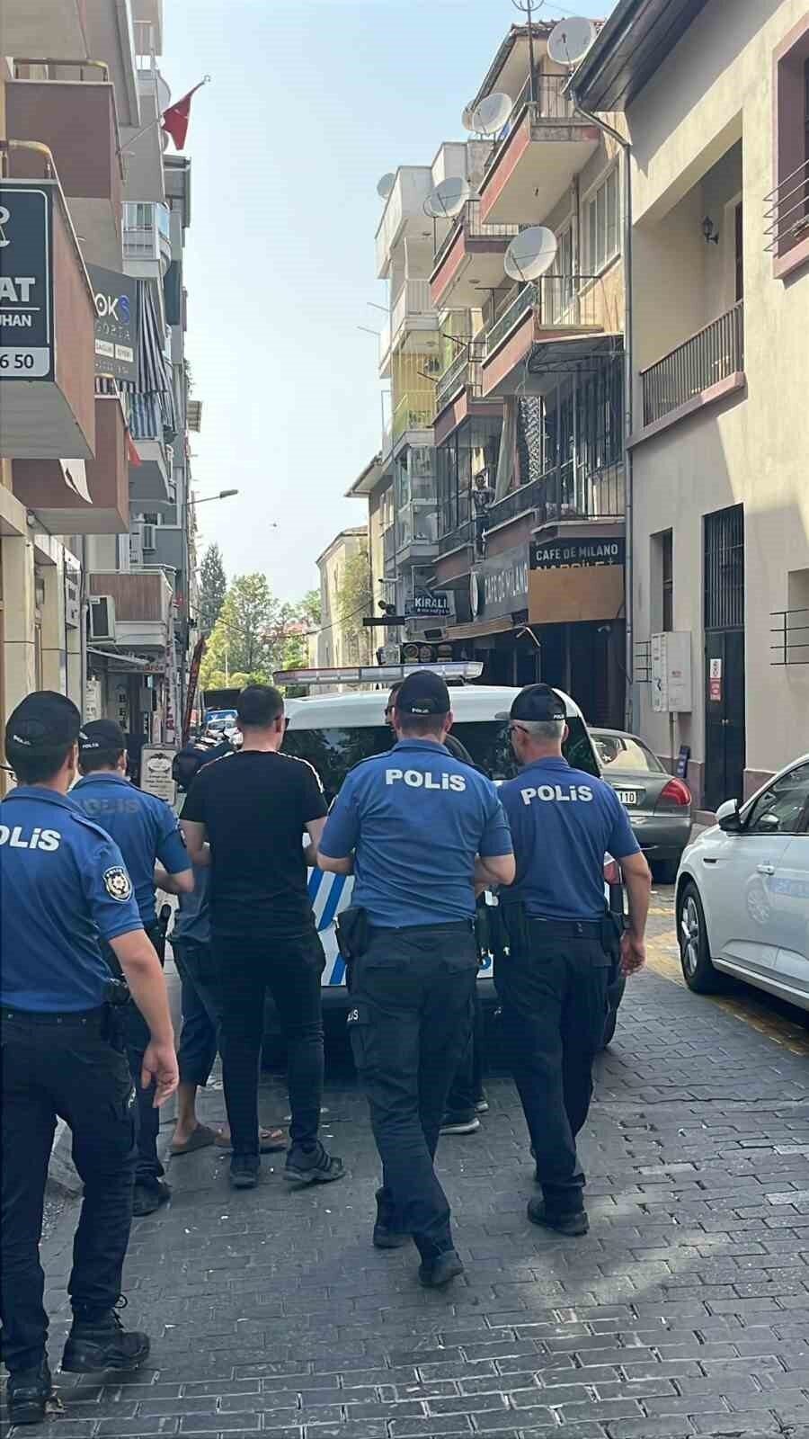 Efeler’de alacak verecek kavgası: 1 kişi yaralı