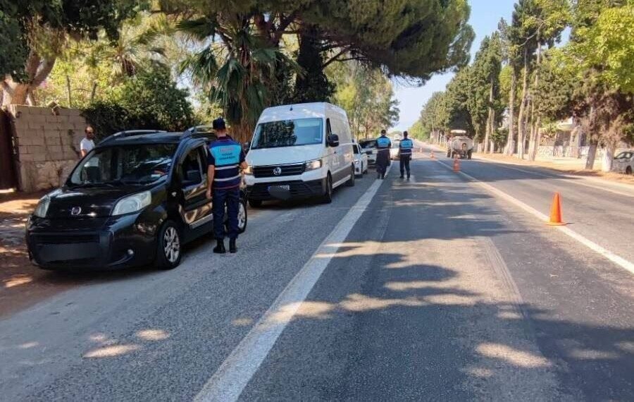 Aydın’ın Didim ilçesinde düzenlenen festival güzergahında yapılan kontrollerde 6 aranan