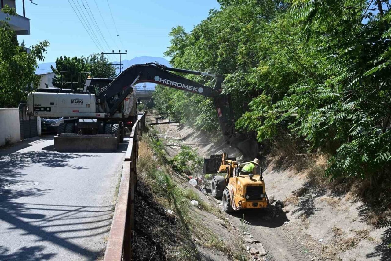 Fevzi Çakmak Mahallesi’nde sulama kanalları temizlendi