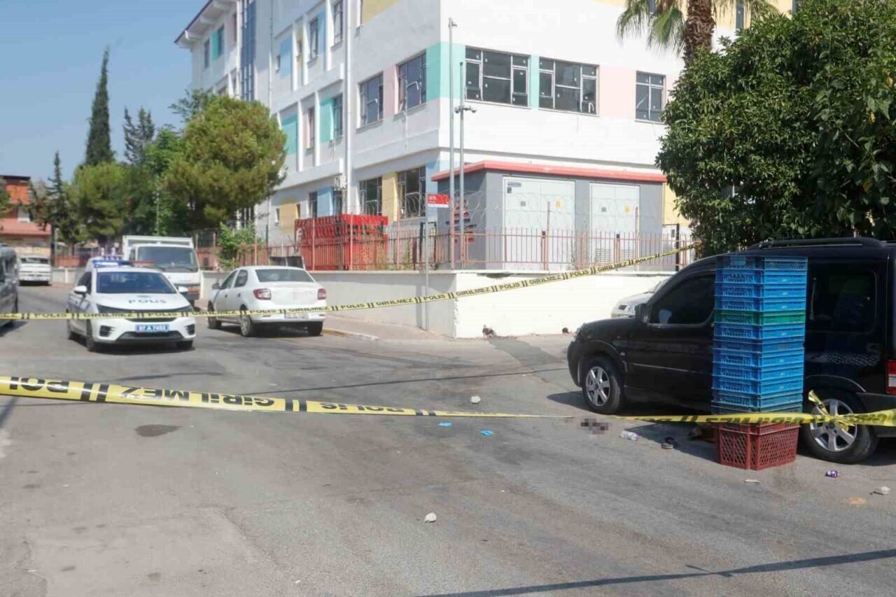 Fırın çalışanını "Ona selam söyle" diyerek bacağından vurdu