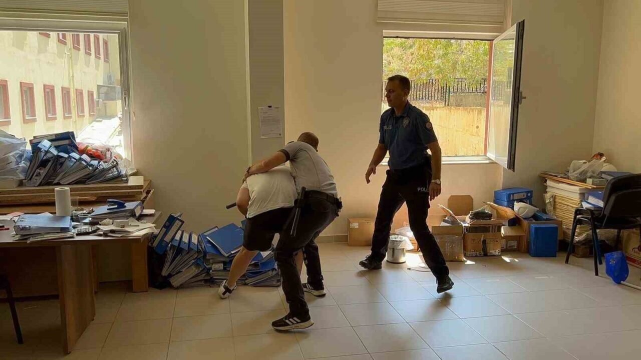 Gazipaşa Devlet Hastanesi’nde gerçeği aratmayan tatbikat