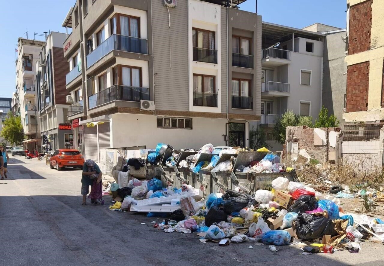 İzmir, kuzeyden güneye çöp kokuyor
