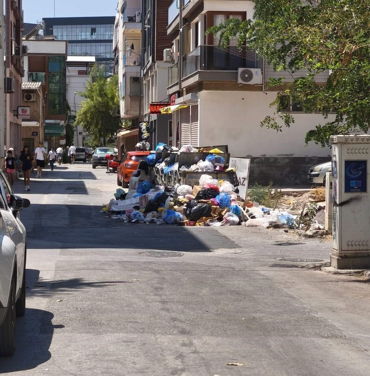 İzmir, kuzeyden güneye çöp kokuyor